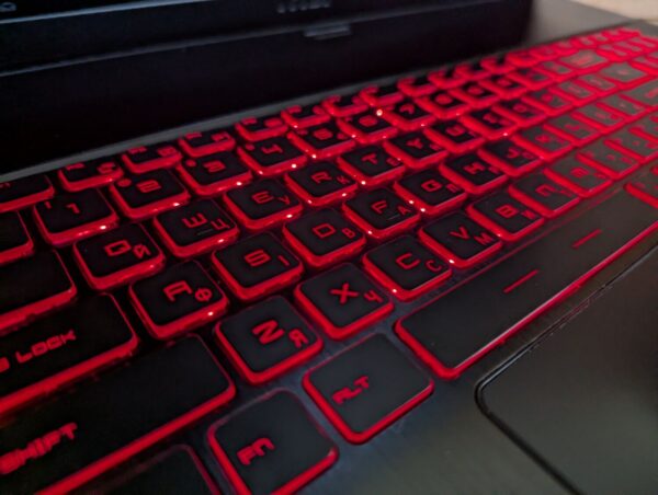 Ігровий ноутбук Б-клас MSI MS-17F2 / 17.3" (1920x1080) IPS / Intel Core i7-9750H (6 (12) ядер по 2.6 - 4.5 GHz) / 16 GB DDR4 / 480 GB SSD / nVidia GeForce GTX 1650, 4 GB GDDR6, 128-bit / WebCam / Windows 10 - Зображення 7