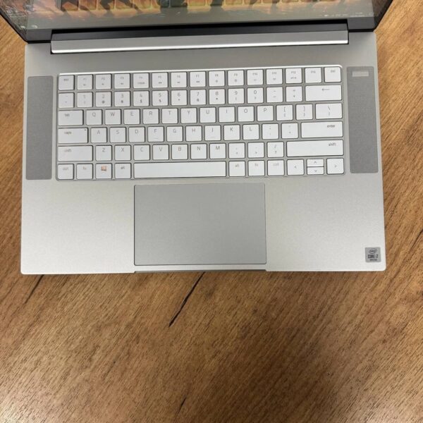 Ігровий ноутбук Razer Blade 15 RZ09-0328 Silver / 15.6" (3840x2160) OLED / Intel Core i7-10750H (6 (12) ядер по 2.6 - 5.0 GHz) / 16 GB DDR4 / 512 GB SSD NVMe / nVidia GeForce RTX 2070 Max-Q, 8 GB GDDR6, 256-bit / WebCam - Зображення 7