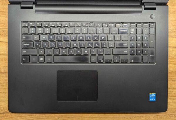 Ноутбук Dell Inspiron 5748 / 17.3" (1600x900) TN / Intel Core i5-4210U (2 (4) ядра по 1.7 - 2.7 GHz) / 8 GB DDR3 / 240 GB SSD / Intel HD Graphics 4400 / WebCam / Windows 10 - Зображення 3