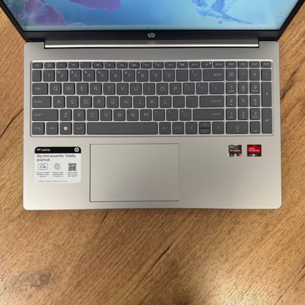 Ультрабук Б-клас HP 15-fc0093dx / 15.6" (1920x1080) TN / AMD Ryzen 5 7520U (4 (8) ядра по 2.8 - 4.3 GHz) / 16 GB DDR4 / 256 GB SSD NVMe / AMD Radeon 610M Graphics / WebCam - Зображення 7