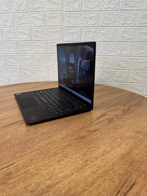 Ультрабук Б-клас Lenovo ThinkPad X1 Carbon Gen 9 / 14" (1920x1200) IPS / Intel Core i7-1185G7 (4 (8) ядра по 3.0 - 4.8 GHz) / 16 GB DDR4 / 512 GB SSD / Intel Iris Xe Graphics / WebCam - Зображення 5