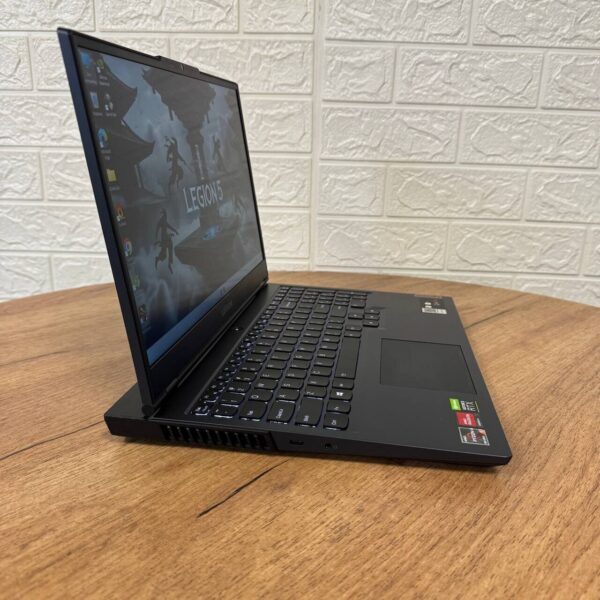 Ігровий ноутбук Lenovo Legion 5 15ACH6H / 15.6" (1920x1080) IPS / AMD Ryzen 5 5600H (6 (12) ядер по 3.3 - 4.2 GHz) / 16 GB DDR4 / 1000 GB SSD / nVidia GeForce RTX 3050, 4 GB GDDR6, 128-bit / WebCam - Зображення 4