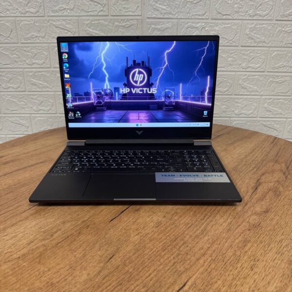 Ігровий ноутбук Б-клас HP Victus Gaming 15-fb0003nr / 15.6" (1920x1080) IPS / AMD Ryzen 5 5600H (6 (12) ядра по 3.3 - 4.2 GHz) / 16 GB DDR4 / 512 GB SSD NVMe / AMD Radeon RX 6500M, 4 GB GDDR6, 64-bit / WebCam - Зображення 2