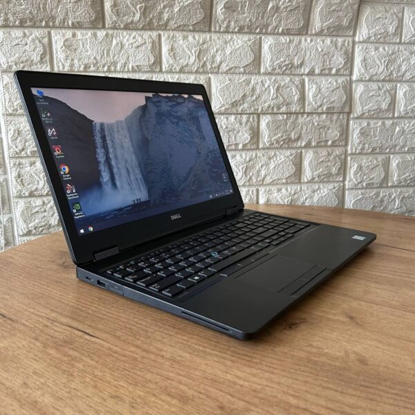 Ноутбук Б-клас Dell Latitude 5580 / 15.6" (1366x768) TN / Intel Core i7-7600U (2 (4) ядра по 2.8 - 3.9 GHz) / 8 GB DDR4 / 500 GB HDD / nVidia GeForce 930MX, 2 GB GDDR3, 64-bit - Зображення 4
