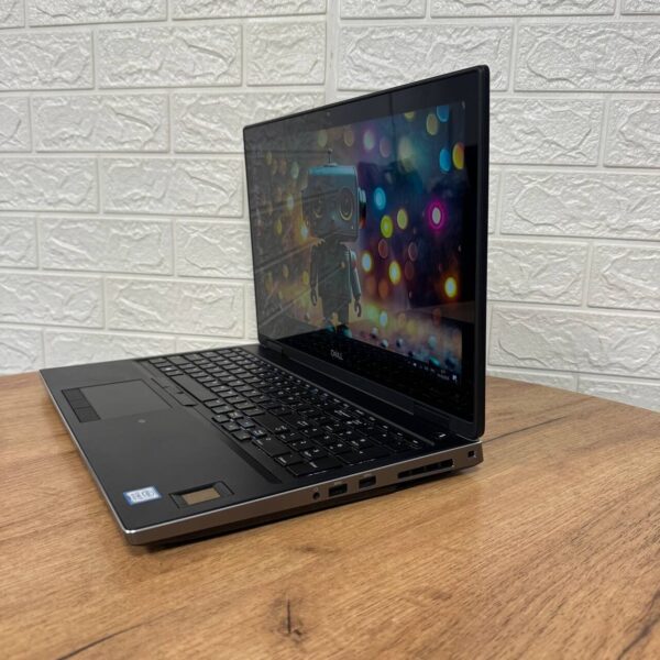 Мобільна робоча станція Dell Precision 7530 / 15.6" (1920x1080) IPS Touch / Intel Core i7-8750H (6 (12) ядер по 2.2 - 4.1 GHz) / 16 GB DDR4 / 256 GB SSD NVMe / nVidia Quadro P2000, 4 GB GDDR5, 128-bit / WebCam - Зображення 5