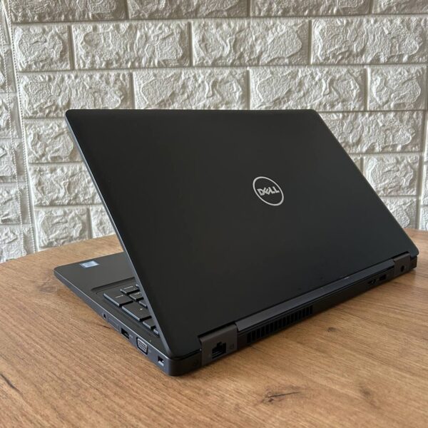 Ноутбук Б-клас Dell Latitude 5580 / 15.6" (1366x768) TN / Intel Core i7-7600U (2 (4) ядра по 2.8 - 3.9 GHz) / 8 GB DDR4 / 500 GB HDD / nVidia GeForce 930MX, 2 GB GDDR3, 64-bit - Зображення 6