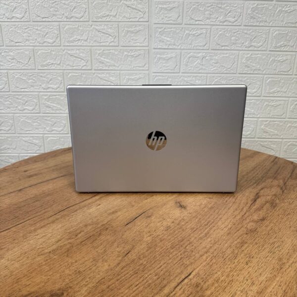 Ультрабук Б-клас HP 15-fc0093dx / 15.6" (1920x1080) TN / AMD Ryzen 5 7520U (4 (8) ядра по 2.8 - 4.3 GHz) / 16 GB DDR4 / 256 GB SSD NVMe / AMD Radeon 610M Graphics / WebCam - Зображення 3