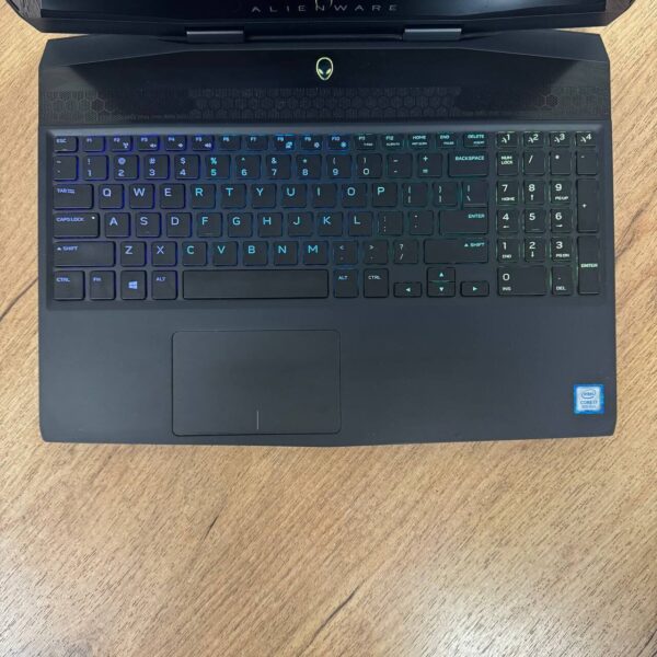 Ігровий ноутбук Dell Alienware m15 / 15.6" (1920x1080) IPS / Intel Core i7-8750H (6 (12) ядер по 2.2 - 4.1 GHz) / 16 GB DDR4 / 256 GB SSD M.2 + 1000 GB HDD / nVidia GeForce GTX 1660 Ti, 6 GB GDDR6, 192-bit / WebCam - Зображення 7