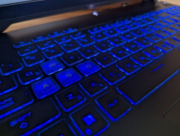Ігровий ноутбук Asus FA507 / 15.6" (1920x1080) IPS / AMD Ryzen 9 7940HS (8 (16) ядер по 4.0 - 5.2 GHz) / 16 GB DDR5 / 500 GB SSD / nVidia GeForce RTX 4050, 6 GB GDDR6, 96-bit / WebCam / Windows 11 - Зображення 6