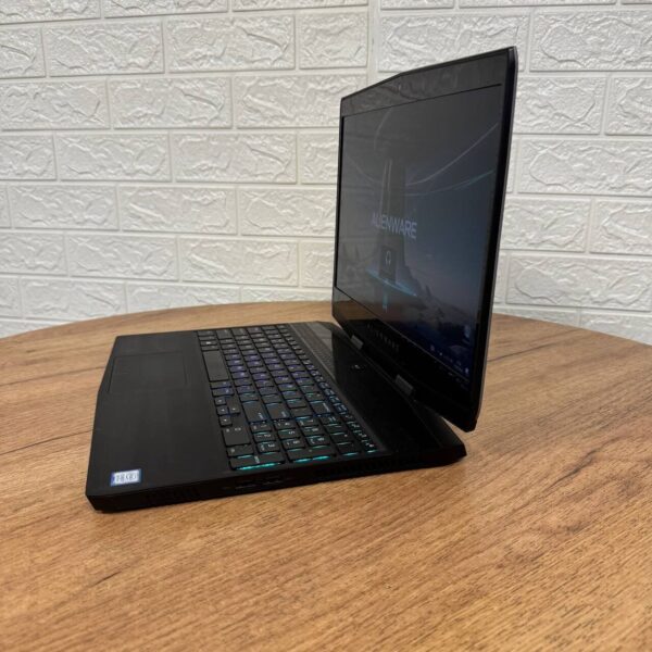 Ігровий ноутбук Dell Alienware m15 / 15.6" (1920x1080) IPS / Intel Core i7-8750H (6 (12) ядер по 2.2 - 4.1 GHz) / 16 GB DDR4 / 256 GB SSD M.2 + 1000 GB HDD / nVidia GeForce GTX 1660 Ti, 6 GB GDDR6, 192-bit / WebCam - Зображення 5