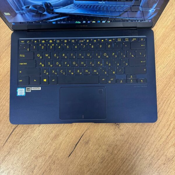 Ультрабук Asus ZenBook 3 Deluxe UX490UAR / 14" (1920x1080) IPS / Intel Core i5-7200U (2 (4) ядра по 2.5 - 3.1 GHz) / 8 GB DDR4 / 512 GB SSD NVMe / Intel UHD Graphics 620 / WebCam - Зображення 7