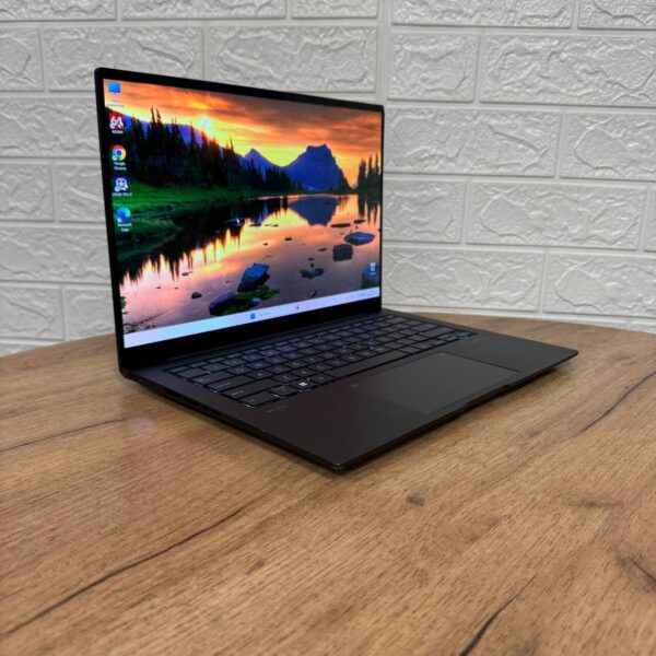Ультрабук Б-клас Asus Zenbook Q410V / 14.5" (2880x1800) IPS Touch / Intel Core i5-13500H (12 (16) ядер по 3.5 -4.7 GHz) / 8 GB DDR4 / 512 GB SSD NVMe / Intel Iris Xe Graphics / WebCam - Зображення 4