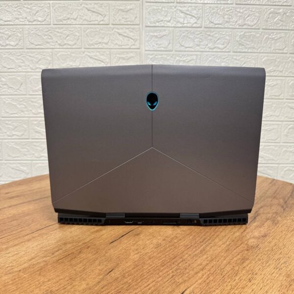 Ігровий ноутбук Dell Alienware m15 / 15.6" (1920x1080) IPS / Intel Core i7-8750H (6 (12) ядер по 2.2 - 4.1 GHz) / 16 GB DDR4 / 256 GB SSD M.2 + 1000 GB HDD / nVidia GeForce GTX 1660 Ti, 6 GB GDDR6, 192-bit / WebCam - Зображення 3
