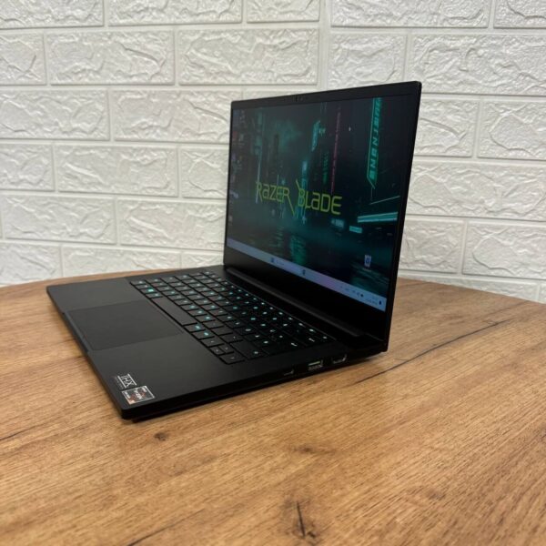Ігровий ноутбук Razer Blade 14 RZ09-0370 / 14" (2560x1440) IPS / AMD Ryzen 9 5900HX (8 (16) ядер по 3.3 - 4.6 GHz) / 16 GB DDR4 / 1000 GB SSD NVMe / nVidia GeForce RTX 3070, 8 GB GDDR6, 256-bit / WebCam - Зображення 5