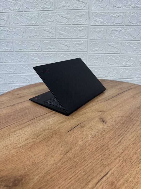Ультрабук Lenovo ThinkPad X1 Carbon Gen 9 / 14" (3840x2400) IPS / Intel Core i7-1185G7 (4 (8) ядра по 3.0 - 4.8 GHz) / 16 GB DDR4 / 512 GB SSD / Intel Iris Xe Graphics / WebCam - Зображення 6