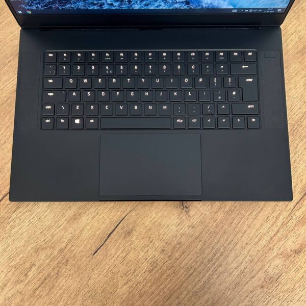 Ігровий ноутбук Б-клас Razer Blade 15 RZ09-02385 / 15.6" (1920x1080) IPS / Intel Core i7-8750H (6 (12) ядер по 2.2 - 4.1 GHz) / 16 GB DDR4 / 256 GB SSD NVMe / nVidia GeForce GTX 1060 Max-Q, 6 GB GDDR5, 192-bit - Зображення 7