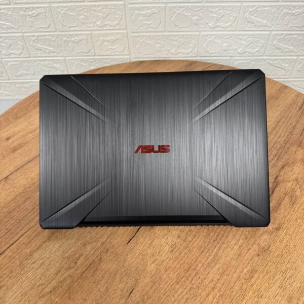 Ігровий ноутбук Б-клас Asus TUF Gaming FX504 / 15.6" (1920x1080) IPS / Intel Core i5-8300H (4 (8) ядра по 2.3 - 4.0 GHz) / 8 GB DDR4 / 512 GB SSD / nVidia GeForce GTX 1060, 3 GB GDDR5, 192-bit / WebCam - Зображення 3