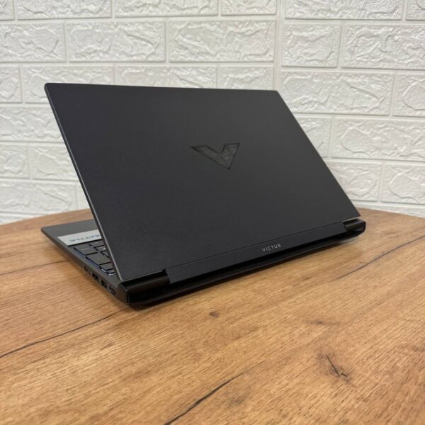 Ігровий ноутбук Б-клас HP Victus Gaming 15-fb0003nr / 15.6" (1920x1080) IPS / AMD Ryzen 5 5600H (6 (12) ядра по 3.3 - 4.2 GHz) / 16 GB DDR4 / 512 GB SSD NVMe / AMD Radeon RX 6500M, 4 GB GDDR6, 64-bit / WebCam - Зображення 6