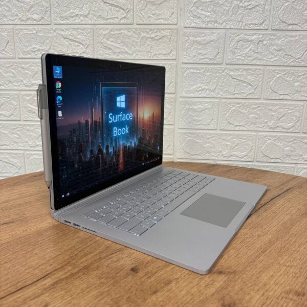 Ультрабук-трансформер Б-клас Microsoft Surface Book 2 / 13.5" (3000x2000) IPS Touch / Intel Core i5-7300U (2 (4) ядра по 2.6 - 3.5 GHz) / 8 GB DDR4 / 128 GB SSD NVMe / Intel HD Graphics 620 / WebCam - Зображення 4
