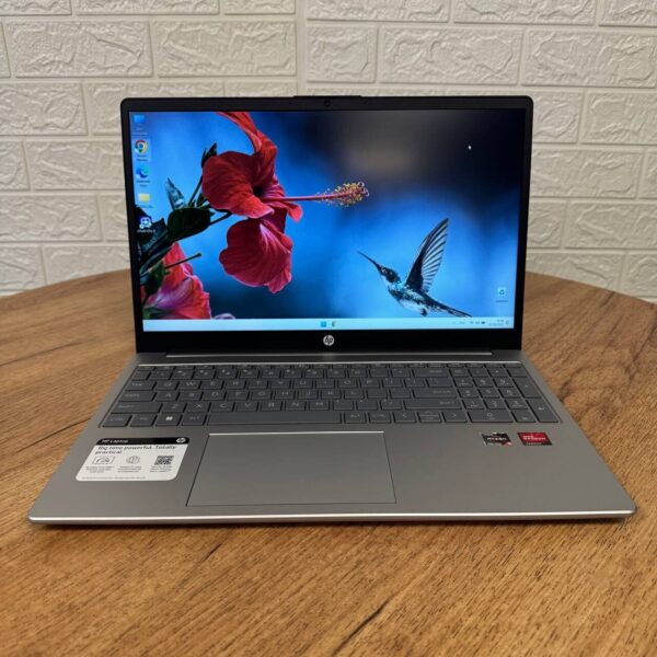 Ультрабук Б-клас HP 15-fc0093dx / 15.6" (1920x1080) TN / AMD Ryzen 5 7520U (4 (8) ядра по 2.8 - 4.3 GHz) / 16 GB DDR4 / 256 GB SSD NVMe / AMD Radeon 610M Graphics / WebCam - Зображення 2