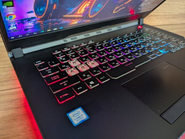 Ігровий ноутбук Asus ROG Strix G533Z / 15.6" (1920x1080) IPS / Intel Core i7-9750H (6 (12) ядер по 2.6 - 4.5 GHz) / 16 GB DDR4 / 1000 GB SSD / nVidia GeForce RTX 2070, 8 GB GDDR6, 256-bit / WebCam / Windows 10 - Зображення 8