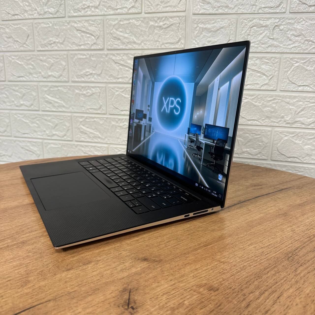 Ігровий ноутбук Б-клас Dell XPS 15 9500 / 15.6" (1920x1080) IPS / Intel Core i7-10750H (6 (12) ядра по 2.6 - 5.0 GHz) / 32 GB DDR4 / 1000 GB SSD NVMe / nVidia GeForce GTX 1650 Ti, 4 GB GDDR6, 128-bit / WebCam - Зображення 5