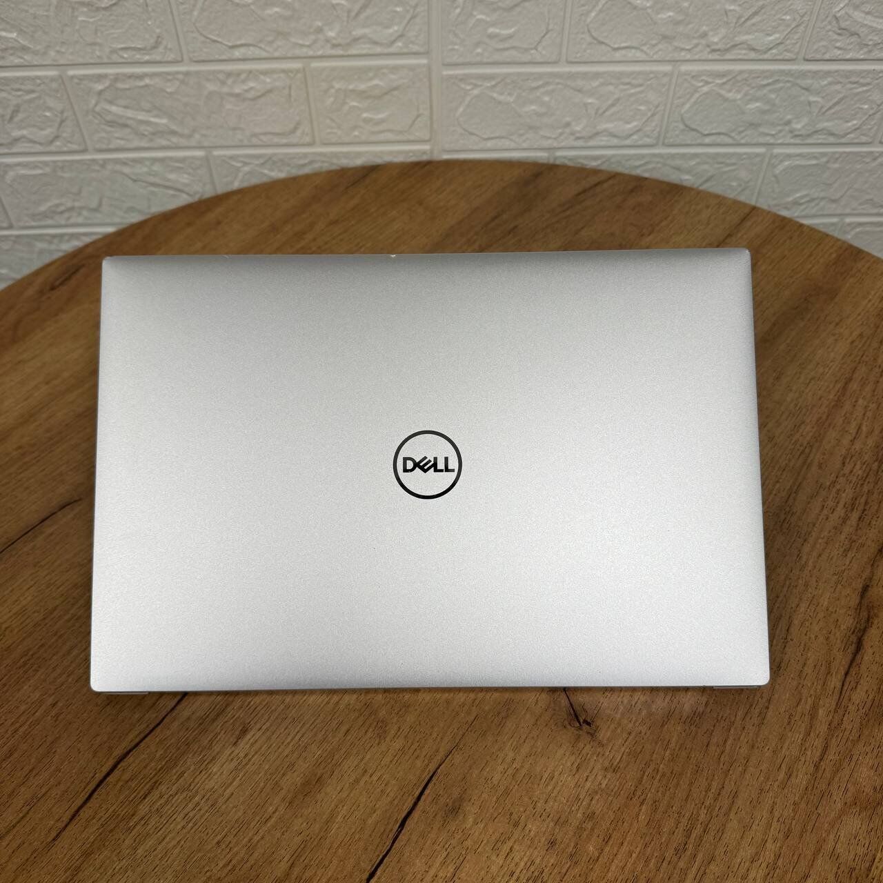 Ігровий ноутбук Б-клас Dell XPS 15 9500 / 15.6" (1920x1080) IPS / Intel Core i7-10750H (6 (12) ядра по 2.6 - 5.0 GHz) / 32 GB DDR4 / 1000 GB SSD NVMe / nVidia GeForce GTX 1650 Ti, 4 GB GDDR6, 128-bit / WebCam - Зображення 3