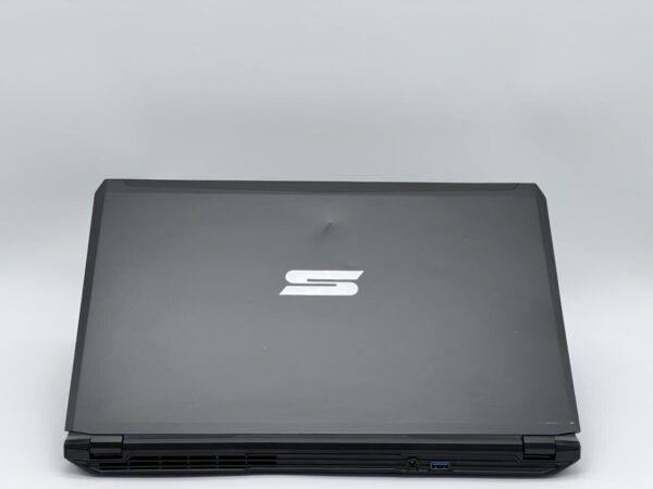 Ігровий ноутбук Б-клас Schenker P651RP6-G / 15.6" (1920x1080) IPS / Intel Core i7-6700HQ (4 (8) ядра по 2.6 - 3.5 GHz) / 16 GB DDR4 / 480 GB SSD / nVidia GeForce GTX 1060, 6 GB GDDR5, 192-bit / WebCam - Зображення 3