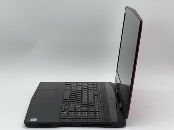 Ігровий ноутбук Dell Alienware m15 / 15.6" (1920x1080) IPS / Intel Core i7-8750H (6 (12) ядер по 2.2 - 4.1 GHz) / 16 GB DDR4 / 480 GB SSD / nVidia GeForce GTX 1070 Max-Q, 8 GB GDDR5, 256-bit / WebCam - Зображення 4