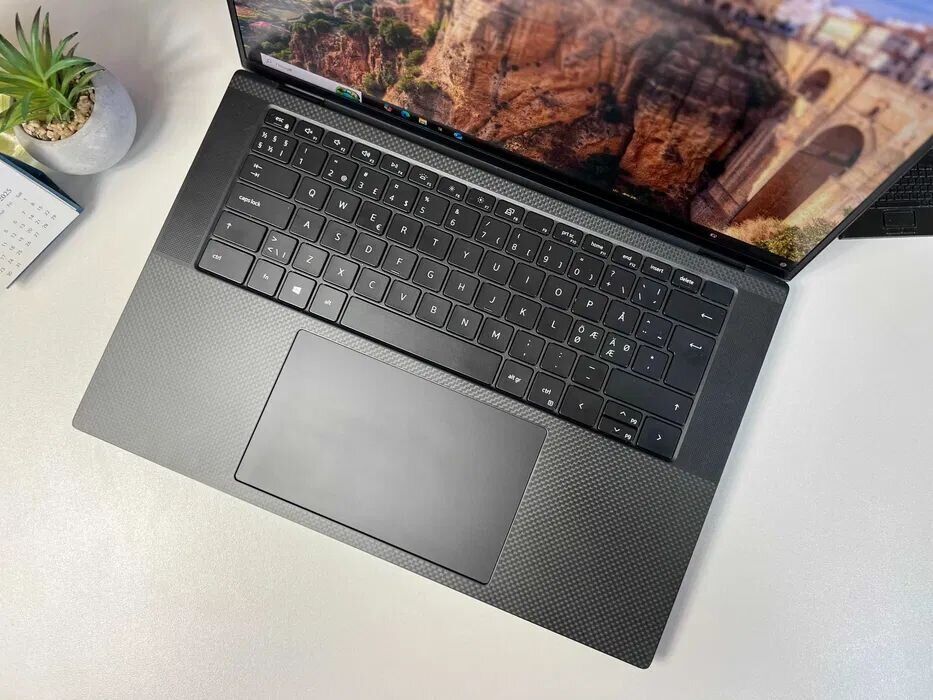 Ігровий ноутбук Dell Precision 5560 / 15.6" (1920x1080) IPS / Intel Core i9-11950H (8 (16) ядeр по 2.6 - 5.0 GHz) / 32 GB DDR4 / 1000 GB SSD M.2 / nVidia RTX A2000, 4 GB GDDR6, 128-bit / WebCam / Win 10 Pro + безпровідна миша - Зображення 3