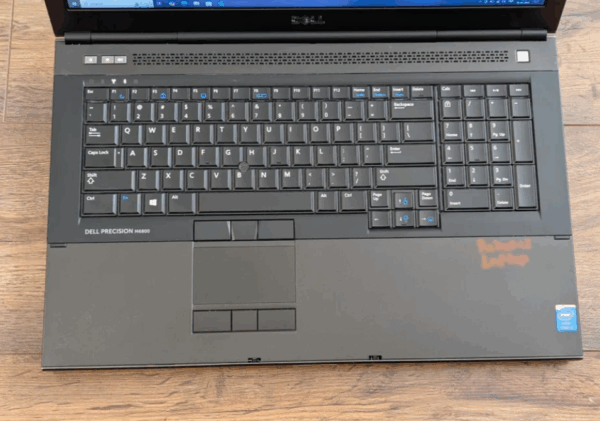 Ігровий ноутбук Dell Precision M6800 / 17.3" (1920x1080) IPS / Intel Core i7-4800MQ (4 (8) ядра по 2.7 - 3.7 GHz) / 8 GB DDR3 / 128 GB SSD / AMD Radeon HD 8950M, 2 GB GDDR5, 128-bit / WebCam - Зображення 3