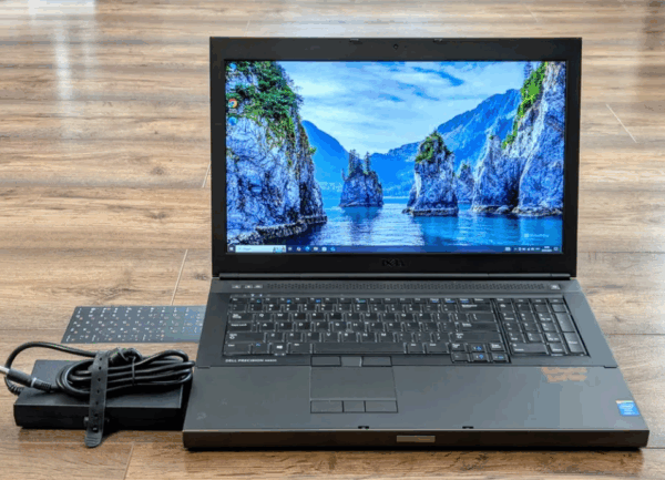 Ігровий ноутбук Dell Precision M6800 / 17.3" (1920x1080) IPS / Intel Core i7-4800MQ (4 (8) ядра по 2.7 - 3.7 GHz) / 8 GB DDR3 / 128 GB SSD / AMD Radeon HD 8950M, 2 GB GDDR5, 128-bit / WebCam - Зображення 2
