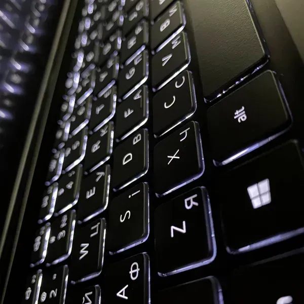 Ігровий ноутбук Dell Vostro 7500 / 15.6" (1920x1080) IPS / Intel Core i5-10300H (4 (8) ядра по 2.5 - 4.5 GHz) / 16 GB DDR4 / 512 GB SSD / nVidia GeForce GTX 1650 Ti, 4 GB GDDR6, 128-bit / WebCam / HDMI - Зображення 6