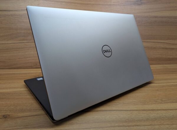 Ігровий ноутбук Dell XPS 15 7590 / 15.6" (3840x2160) IPS / Intel Core i7-9750H (6 (12) ядер по 2.6 - 4.5 GHz) / 32 GB DDR4 / 500 GB SSD / nVidia GeForce GTX 1650, 4 GB GDDR6, 128-bit / WebCam / Windows 10 - Зображення 7