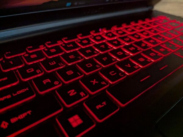 Ігровий ноутбук MSI GF63 12VF / 15.6" (1920x1080) IPS / Intel Core i7-12650H (10 (16) ядер по 3.5 - 4.7 GHz) / 32 GB DDR4 / 1000 GB SSD / nVidia GeForce RTX 4060, 8 GB GDDR6, 128-bit / WebCam / Windows 11 - Зображення 6