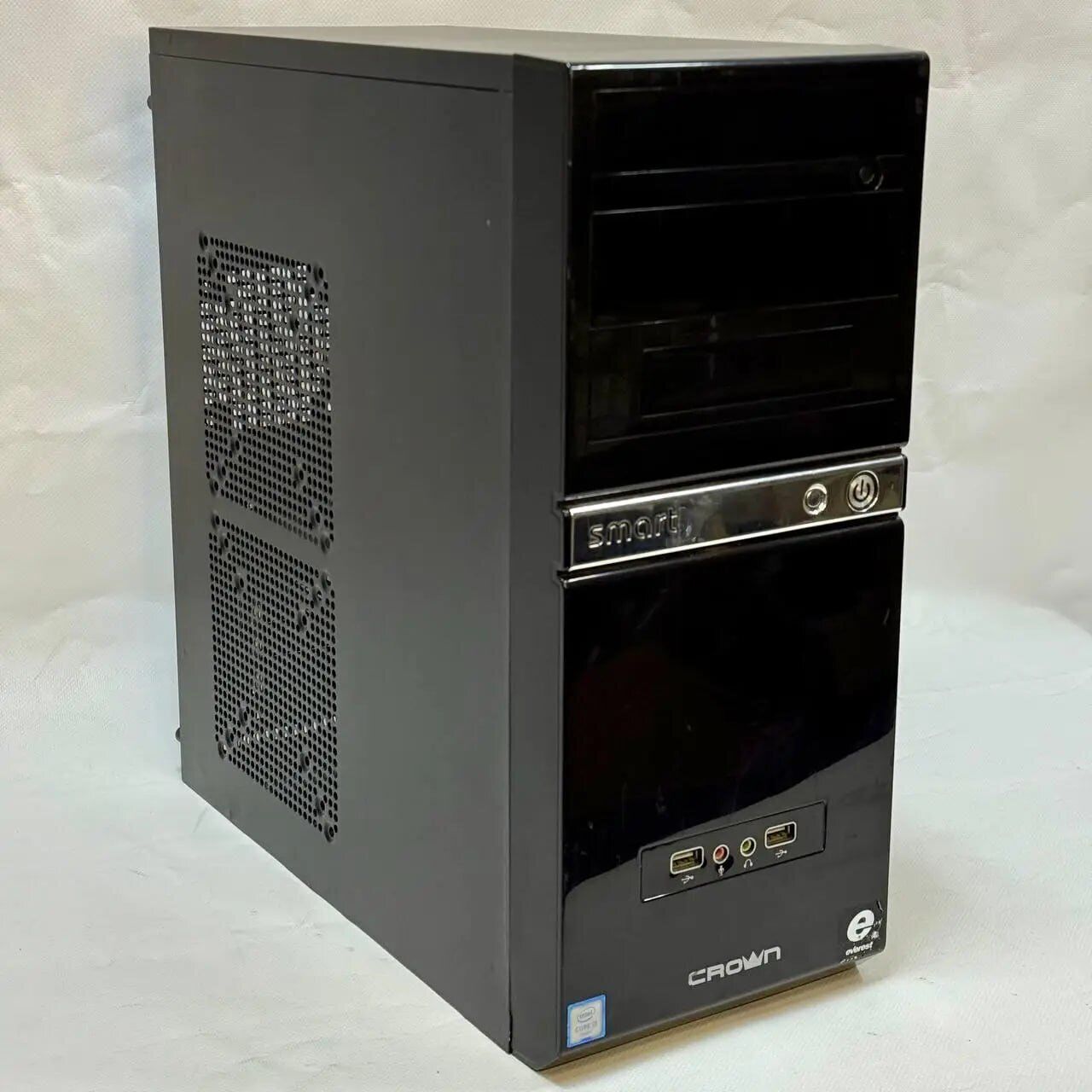 Комп'ютер Crown SM601 Black Tower / Intel Core i7-4790S (4 (8) ядра по 3.2 - 4.0 GHz) / 16 GB DDR3 / 256 GB SSD + 500 GB HDD / AMD Radeon RX 570, 4 GB GDDR5, 256-bit / 450W - Зображення 4