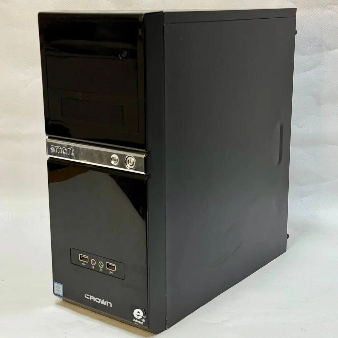 Комп'ютер Crown SM601 Black Tower / Intel Core i7-4790S (4 (8) ядра по 3.2 - 4.0 GHz) / 16 GB DDR3 / 256 GB SSD + 500 GB HDD / AMD Radeon RX 570, 4 GB GDDR5, 256-bit / 450W - Зображення 3