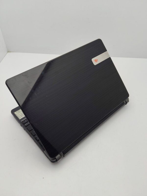 Нетбук Acer Aspire One / 10.1" (1024x768) TN / Intel Atom N2600 (2 (4) ядра по 1.6 GHz) / 4 GB DDR3 / 120 GB HDD / Intel HD Graphics / WebCam / Не тримає - Зображення 7