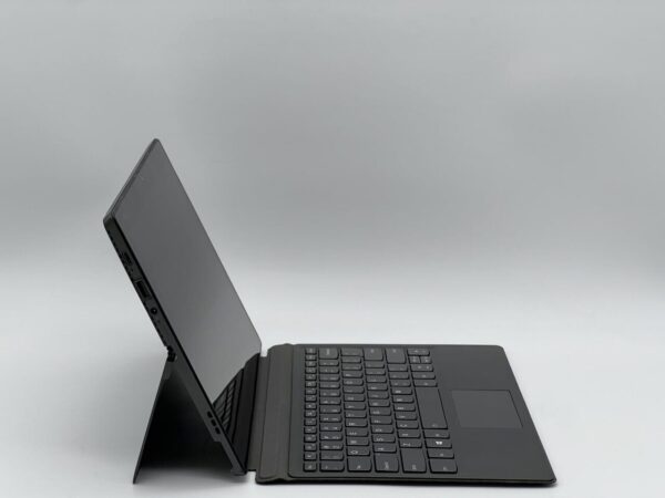 Нетбук Lenovo MIIX 520-12IKB / 12.2" (1920x1080) IPS Touch / Intel Core i5-8250U (4 (8) ядра по 1.6 - 3.4 GHz) / 8 GB DDR4 / 240 GB SSD / Intel UHD Graphics 620 / WebCam - Зображення 3
