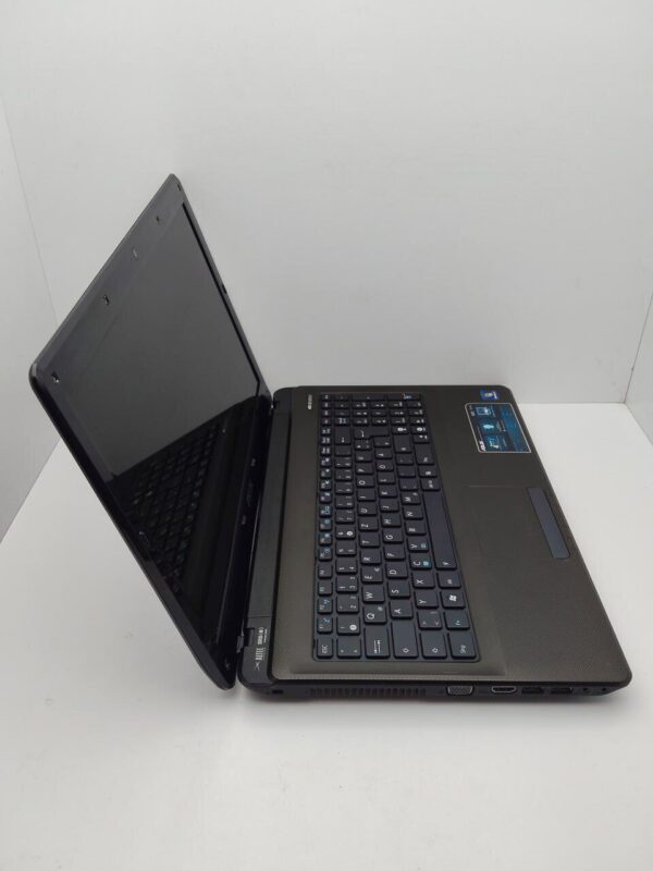 Ноутбук Asus K52 / 15.6" (1366x768) TN / Intel Core i3-350M (2 (4) ядра по 2.26 GHz) / 6 GB DDR3 / 320 GB HDD / AMD Radeon HD 5400 / WebCam - Зображення 5