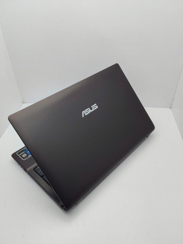 Ноутбук Asus K53 / 15.6" (1366x768) TN / AMD A6-3420M (4 ядра по 1.5 - 2.4 GHz) / 6 GB DDR3 / 500 GB HDD / AMD Radeon HD 6520G Graphics / WebCam / VGA - Зображення 8