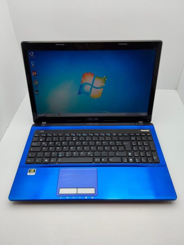 Ноутбук Asus K53 / 15.6" (1366x768) TN / Intel Core i3-2310M (2 (4) ядра по 2.1 GHz) / 6 GB DDR3 / 320 GB HDD / nVidia GeForce GT 520M, 1 GB DDR3, 64-bit / WebCam - Зображення 2