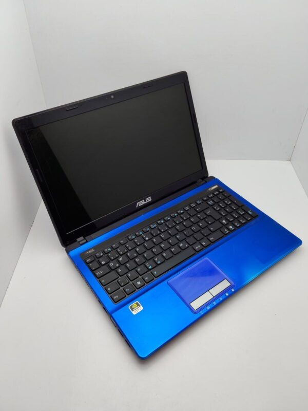 Ноутбук Asus K53 / 15.6" (1366x768) TN / Intel Core i3-2310M (2 (4) ядра по 2.1 GHz) / 6 GB DDR3 / 320 GB HDD / nVidia GeForce GT 520M, 1 GB DDR3, 64-bit / WebCam - Зображення 3