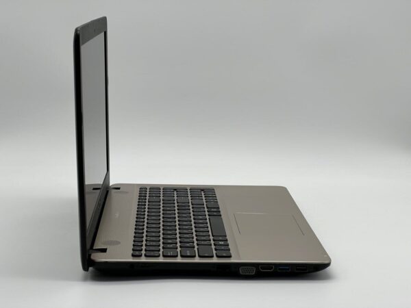 Ноутбук Asus R541N / 15.6" (1366x768) TN / Intel Core i3-6006U (2 (4) ядра по 2.0 GHz) / 8 GB DDR3 / 240 GB SSD / nVidia GeForce 920M, 2 GB DDR3, 64-bit / WebCam - Зображення 3