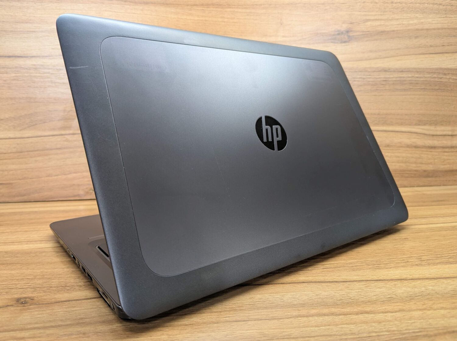 Ноутбук Б-клас HP zBook 15u G3 / 15.6" (1920x1080) IPS / Intel Core i7-6500U (2 (4) ядра по 2.5 - 3.1 GHz) / 8 GB DDR4 / 256 GB SSD / AMD FirePro W4190M, 2 GB GDDR5, 128-bit / WebCam / Fingerprint / Windows 10 - Зображення 8