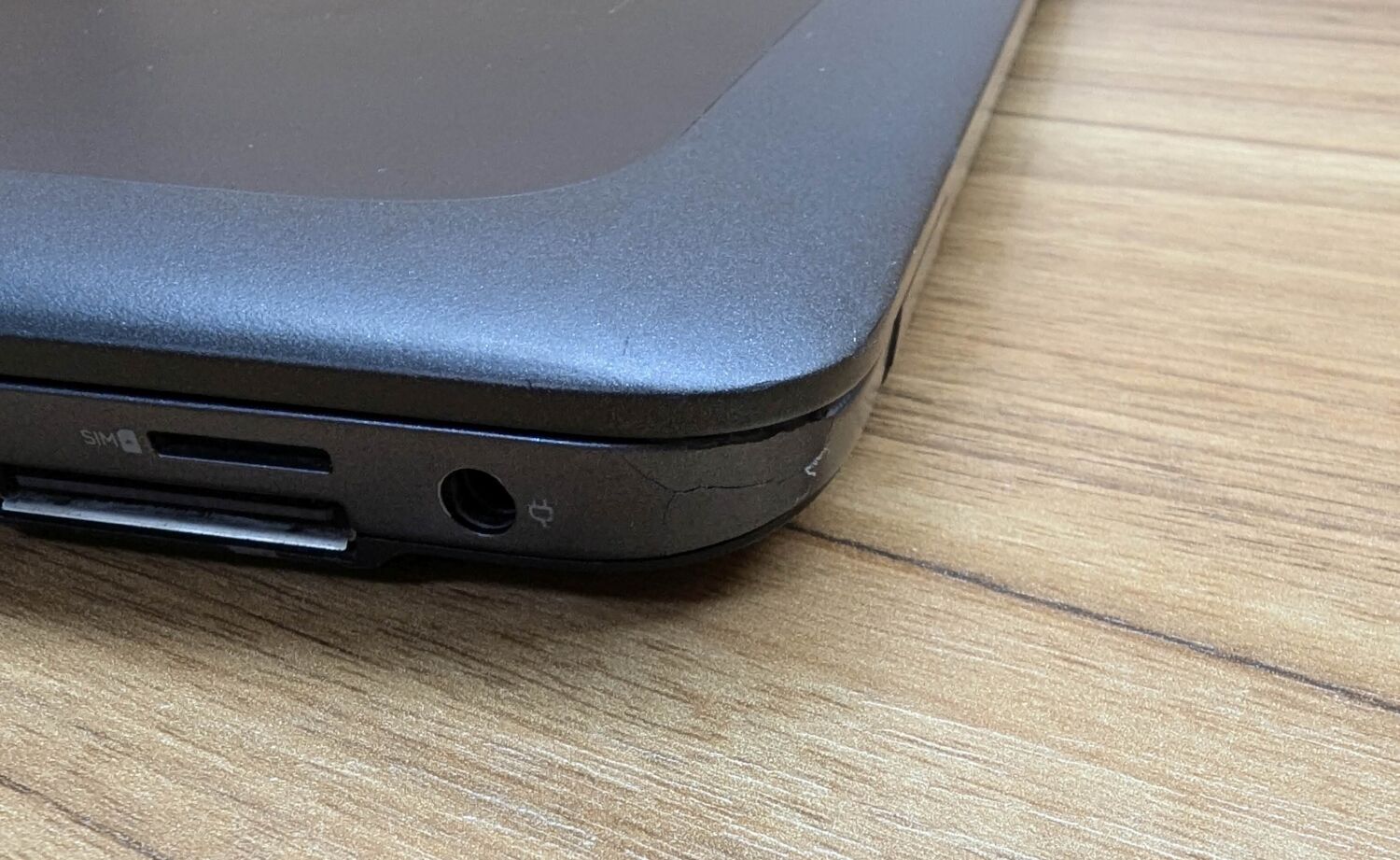 Ноутбук Б-клас HP zBook 15u G3 / 15.6" (1920x1080) IPS / Intel Core i7-6500U (2 (4) ядра по 2.5 - 3.1 GHz) / 8 GB DDR4 / 256 GB SSD / AMD FirePro W4190M, 2 GB GDDR5, 128-bit / WebCam / Fingerprint / Windows 10 - Зображення 3