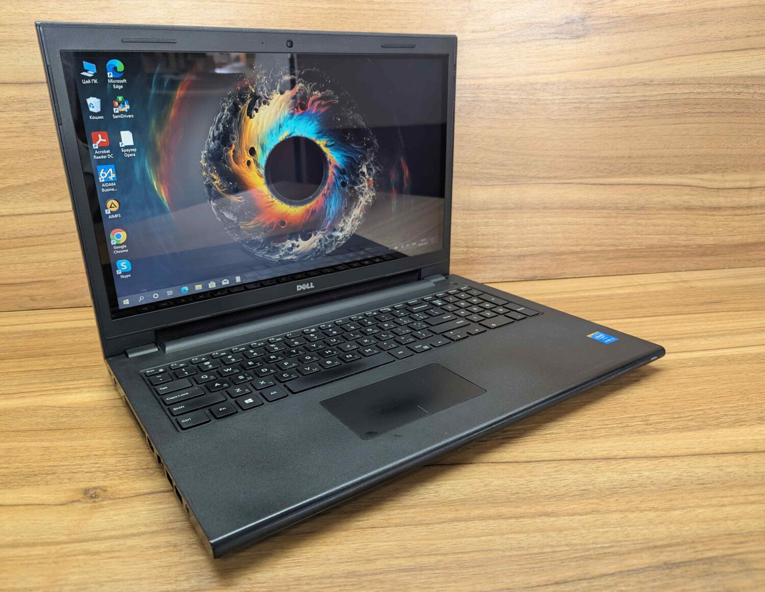 Ноутбук Dell Inspiron 15-3543 / 15.6" (1366x768) TN Touch / Intel Core i3-5005U (2 (4) ядра по 2.0 GHz) / 8 GB DDR3 / 240 GB SSD / Intel HD Graphics 5500 / WebCam / HDMI / Windows 10 - Зображення 4