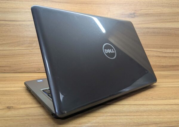 Ноутбук Dell Inspiron 5567 / 15.6" (1366x768) TN / Intel Core i5-7200U (2 (4) ядра по 2.5 - 3.1 GHz) / 8 GB DDR4 / 240 GB SSD / Intel HD Graphics 620 / WebCam / Windows 10 - Зображення 7