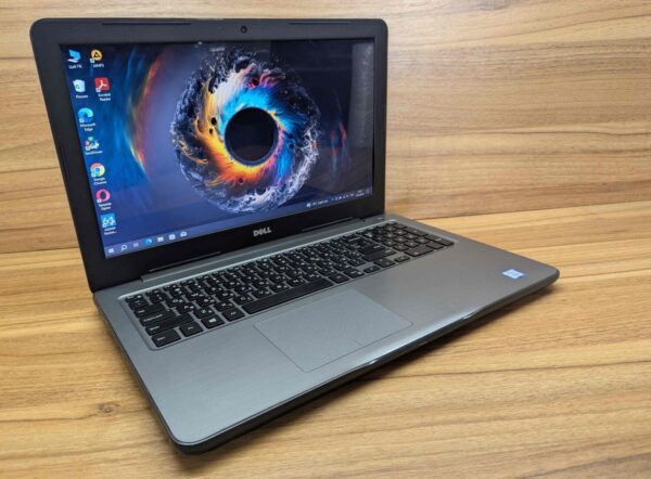 Ноутбук Dell Inspiron 5567 / 15.6" (1366x768) TN / Intel Core i5-7200U (2 (4) ядра по 2.5 - 3.1 GHz) / 8 GB DDR4 / 240 GB SSD / Intel HD Graphics 620 / WebCam / Windows 10 - Зображення 4
