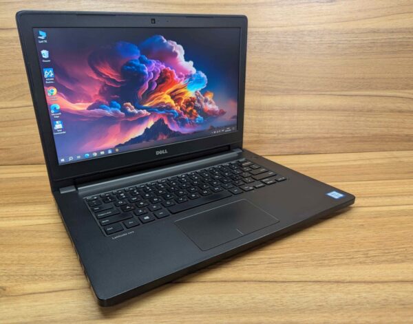 Ноутбук Dell Latitude 3470 / 14" (1366x768) TN / Intel Core i3-6100U (2 (4) ядра по 2.3 GHz) / 8 GB DDR3 / 240 GB SSD / Intel HD Graphics 520 / WebCam / VGA / Windows 10 - Зображення 4